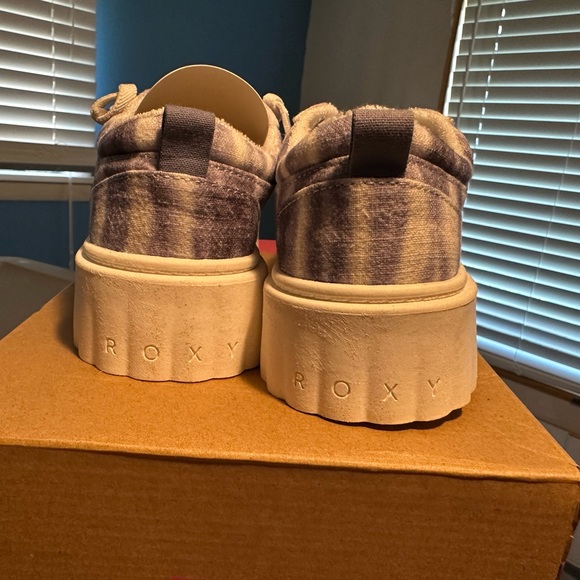 Roxy Multicolor Platform Sneakers size 7 NEW - Picture 7 of 9